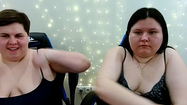 Snapshot of BeckyAndHellen chatting on 27, 4, 2026 BeckyAndHellen online show from 27, 4, 2026