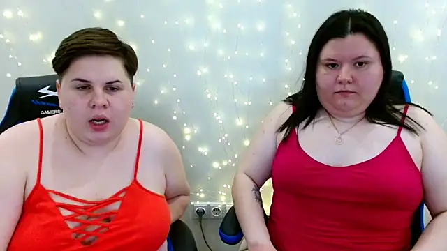 Snapshot of BeckyAndHellen chatting on 9, 5, 2026 BeckyAndHellen online show from 9, 5, 2026