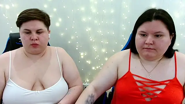 Snapshot of BeckyAndHellen chatting on 15, 5, 2026 BeckyAndHellen online show from 15, 5, 2026