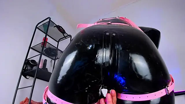 lady sontse  online show from 18, 1, 2025