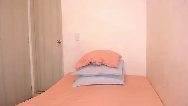 Snapshot of Megan_mancini chatting on 11, 11, 2025 Megan mancini online show from 11, 11, 2025