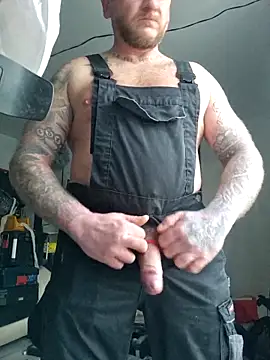 Snapshot of RomWoolf chatting on 2, 3, 2026 RomWoolf online show from 2, 3, 2026