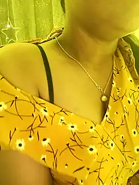 Snapshot of Divya_girl chatting on 6, 3, 2025 Divya girl online show from 6, 3, 2025