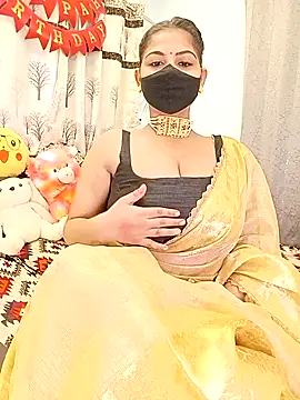Snapshot of Divya_girl chatting on 10, 10, 2025 Divya girl online show from 10, 10, 2025