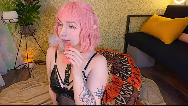 EmmyAmbros online show from 8, 11, 2025