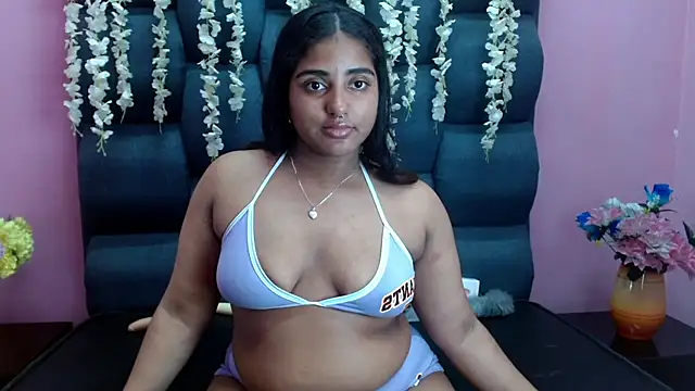 Sofia Hernandez  online show from 19, 2, 2025