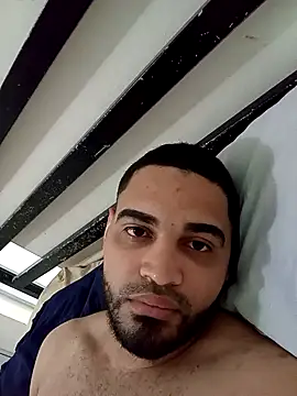 Snapshot of luismanuel_1998 chatting on 4, 12, 2025 luismanuel 1998 online show from 4, 12, 2025