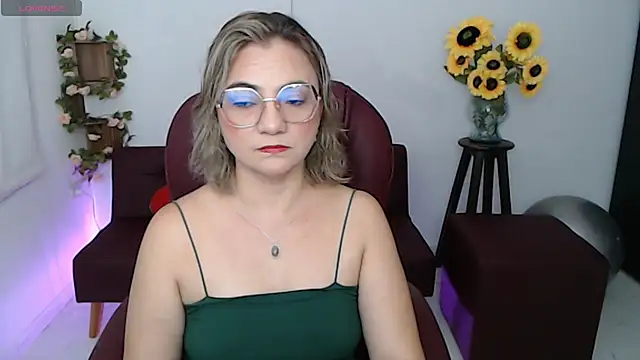 Snapshot of ana_milf chatting on 5, 5, 2026 ana milf online show from 5, 5, 2026
