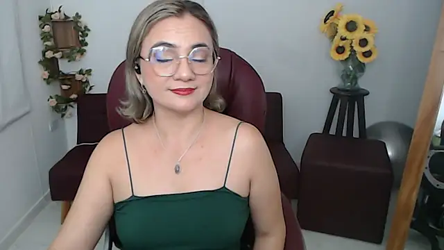 Snapshot of ana_milf chatting on 18, 5, 2026 ana milf online show from 18, 5, 2026