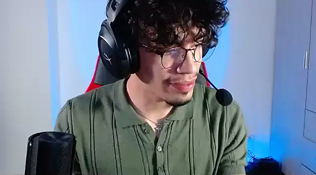 Snapshot of BigDragonBoy chatting on 19, 3, 2025 BigDragonBoy online show from 19, 3, 2025