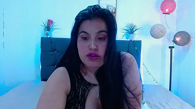 mia xx1 online show from 9, 3, 2026