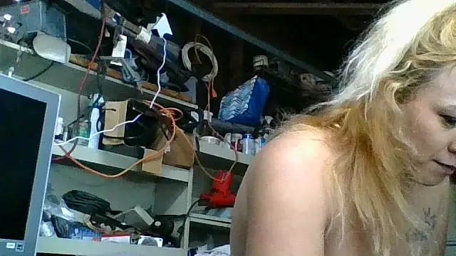 Snapshot of allissonw13 chatting on 6, 11, 2025 allissonw13 online show from 6, 11, 2025