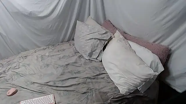 Snapshot of allissonw13 chatting on 10, 11, 2025 allissonw13 online show from 10, 11, 2025