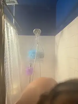 Snapshot of allissonw13 chatting on 20, 11, 2025 allissonw13 online show from 20, 11, 2025