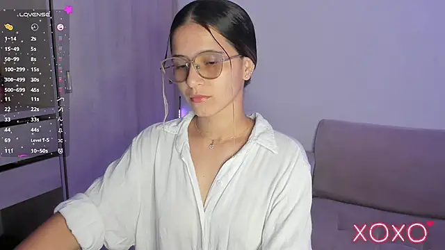 Snapshot of Lilacutte_ chatting on 11, 11, 2025 Lilacutte online show from 11, 11, 2025