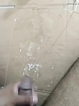 Snapshot of cenyon124 chatting on 16, 11, 2025 cenyon124 online show from 16, 11, 2025