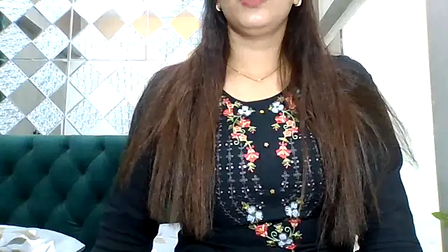 Snapshot of sparkling_queen chatting on 23, 11, 2025 sparkling queen online show from 23, 11, 2025