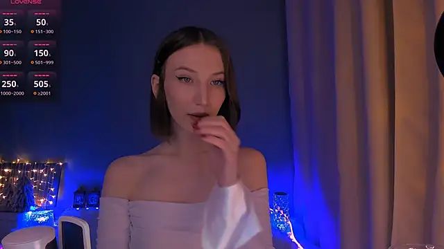 ellaamber online show from 13, 1, 2025