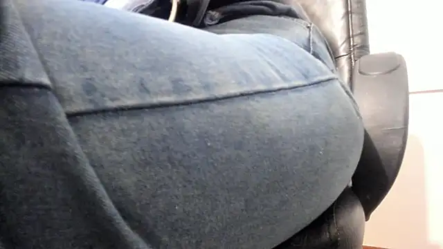 Snapshot of EmaGw chatting on 22, 2, 2025 EmaGw online show from 22, 2, 2025