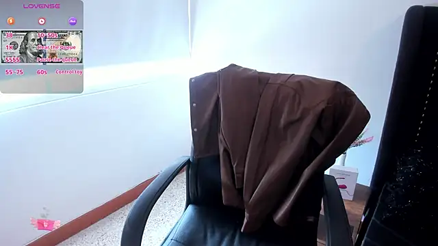 Snapshot of EmaGw chatting on 8, 3, 2025 EmaGw online show from 8, 3, 2025