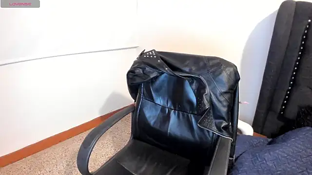 Snapshot of EmaGw chatting on 16, 3, 2025 EmaGw online show from 16, 3, 2025