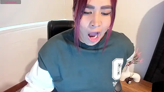 Snapshot of EmaGw chatting on 18, 3, 2025 EmaGw online show from 18, 3, 2025