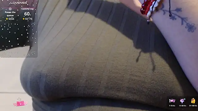 Snapshot of EmaGw chatting on 26, 10, 2025 EmaGw online show from 26, 10, 2025