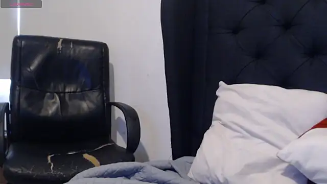 Snapshot of EmaGw chatting on 2, 11, 2025 EmaGw online show from 2, 11, 2025