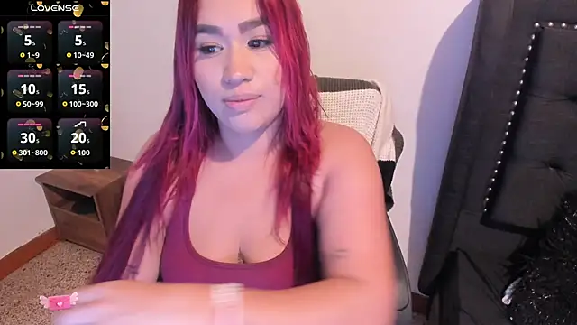 Snapshot of EmaGw chatting on 23, 11, 2025 EmaGw online show from 23, 11, 2025