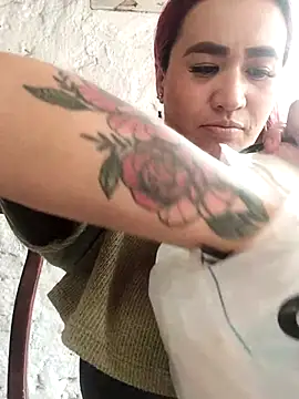 Snapshot of EmaGw chatting on 5, 12, 2025 EmaGw online show from 5, 12, 2025