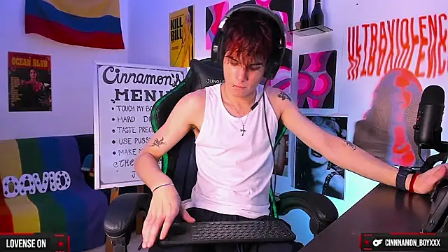 cinnamon boyxxx online show from 17, 12, 2024