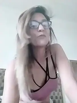 Snapshot of karmicQueen669 chatting on 1, 4, 2026 karmicQueen669 online show from 1, 4, 2026