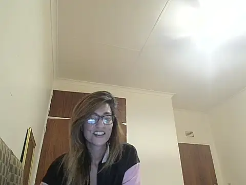 Snapshot of karmicQueen669 chatting on 29, 4, 2026 karmicQueen669 online show from 29, 4, 2026
