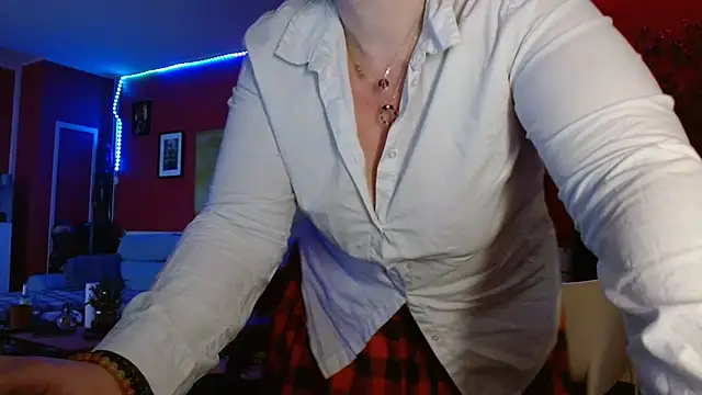 cruellaculdenfer67 online show from 7, 4, 2026