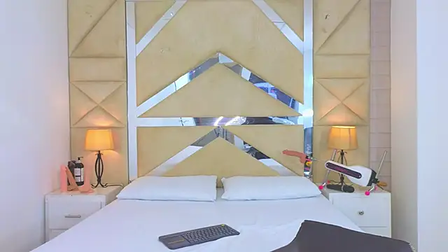 Tiphani walker  online show from 13, 12, 2025