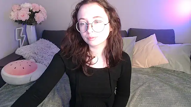 Mini Diva online show from 8, 2, 2025