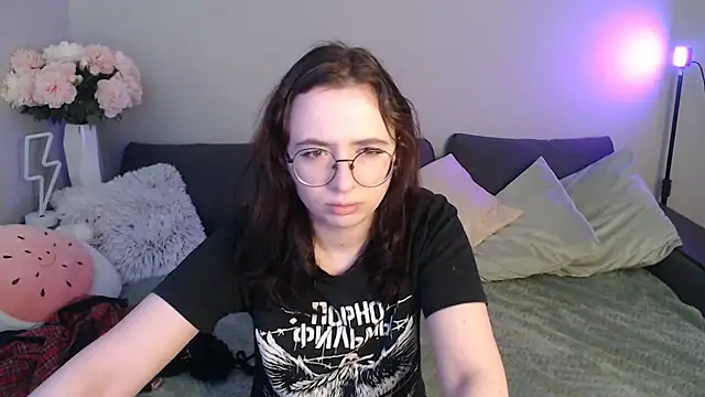 Mini Diva online show from 26, 2, 2025