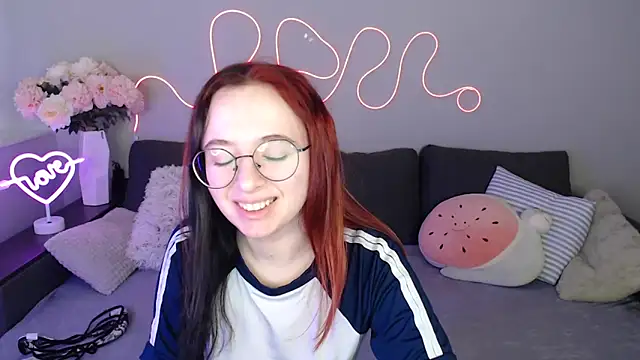 Mini Diva online show from 8, 11, 2025