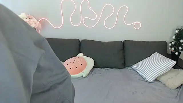 Mini Diva online show from 14, 12, 2025