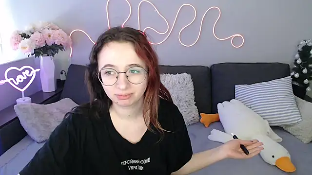 Mini Diva online show from 15, 3, 2026