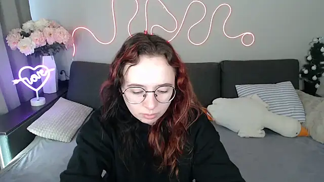 Mini Diva online show from 18, 4, 2026