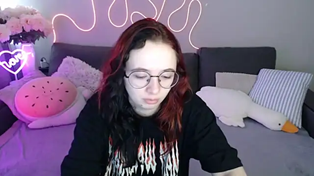 Snapshot of Mini_Diva chatting on 8, 7, 2026 Mini Diva online show from 8, 7, 2026