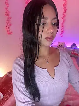 Snapshot of AliceJovovich chatting on 3, 12, 2024 AliceJovovich online show from 3, 12, 2024