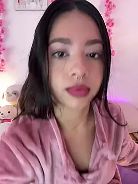 Snapshot of AliceJovovich chatting on 13, 12, 2024 AliceJovovich online show from 13, 12, 2024