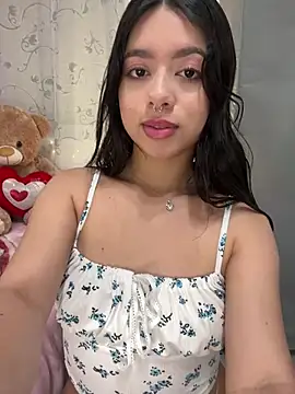 Snapshot of AliceJovovich chatting on 20, 1, 2025 AliceJovovich online show from 20, 1, 2025