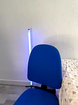 Snapshot of AliceJovovich chatting on 8, 10, 2025 AliceJovovich online show from 8, 10, 2025