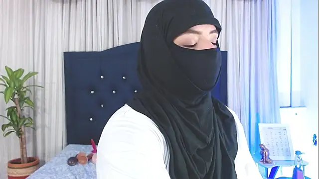 Snapshot of Uzra_hayed chatting on 4, 2, 2025 Uzra hayed online show from 4, 2, 2025