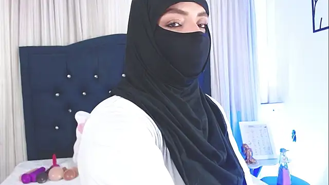 Snapshot of Uzra_hayed chatting on 11, 2, 2025 Uzra hayed online show from 11, 2, 2025