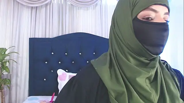 Snapshot of Uzra_hayed chatting on 8, 3, 2025 Uzra hayed online show from 8, 3, 2025