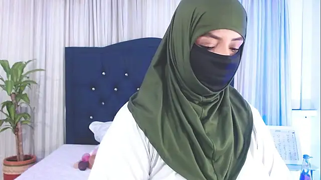 Snapshot of Uzra_hayed chatting on 20, 3, 2025 Uzra hayed online show from 20, 3, 2025